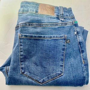 Tahari Chloe Fit Solution Skinny Women’s jeans (6/28) New